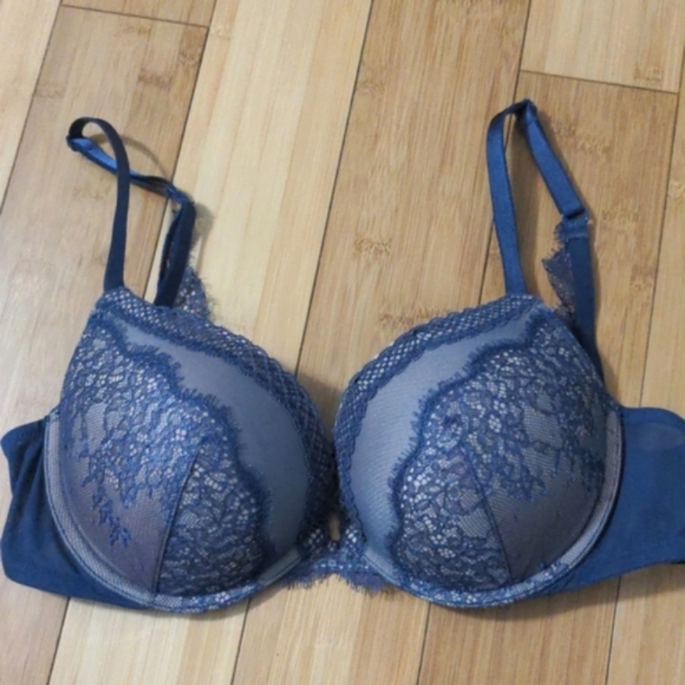 Victoria's Secret Very Sexy Pushup